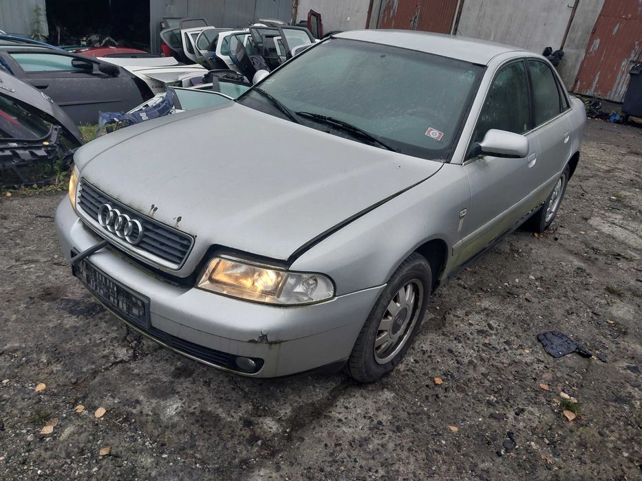 Posiadam czesci audi a4 b5 lift  1.9tdi sedan 2000r
