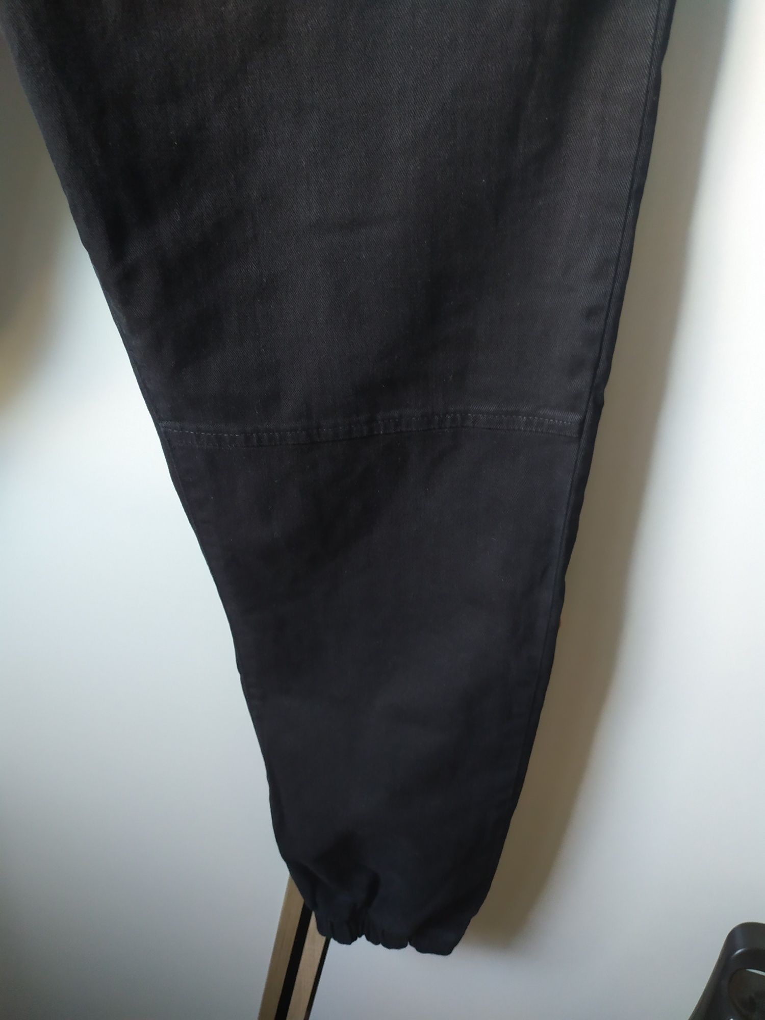 Spodnie jeans damskie 40 Bershka czarne