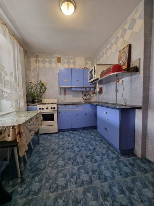 Продам велику квартиру на Юності!