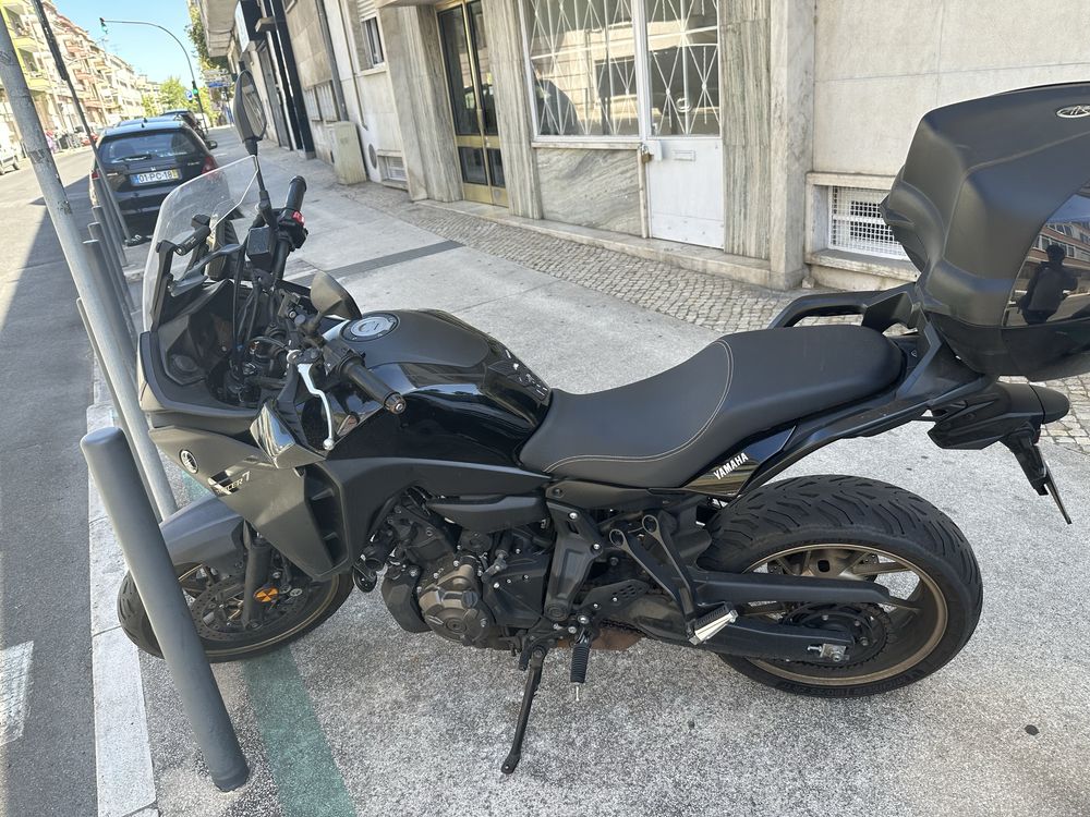 Tracer 7 2023 com 14000km