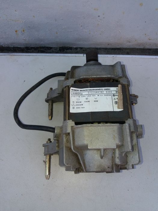 Эл двигатель к стиральной машине BOSCH. В ОТЛИЧНОМ СОСТОЯНИИ .Б.У