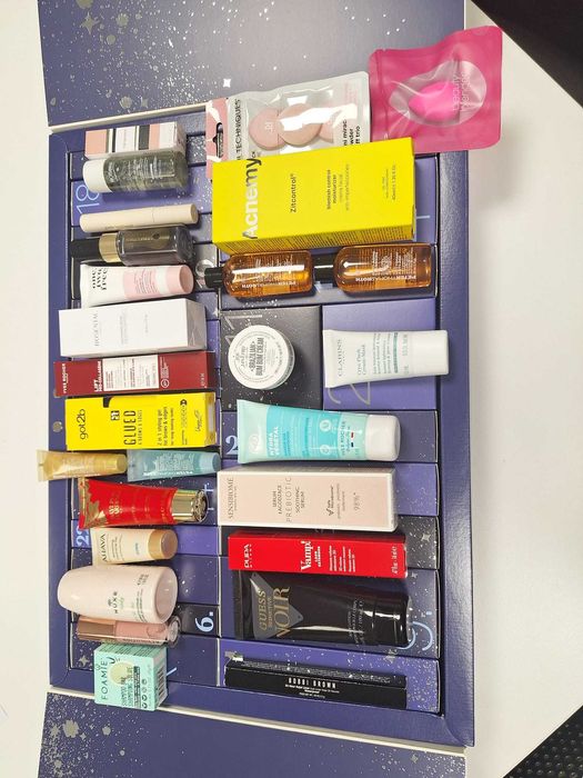 Zestaw kosmetyków do kalendarza adwentowego Nuxe Pupa Biotherm Clarins