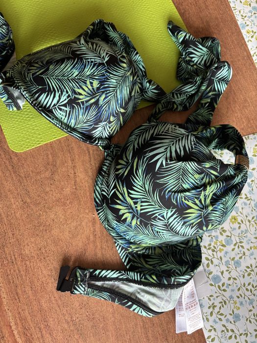 Ліф від купальника