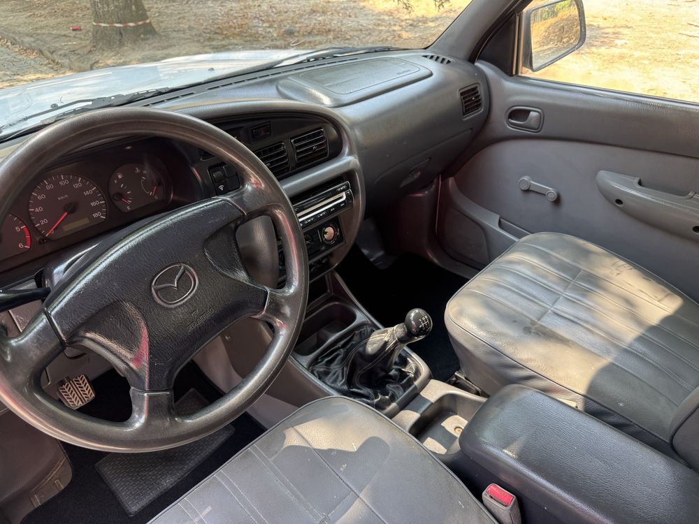 Mazda B2500 4x2