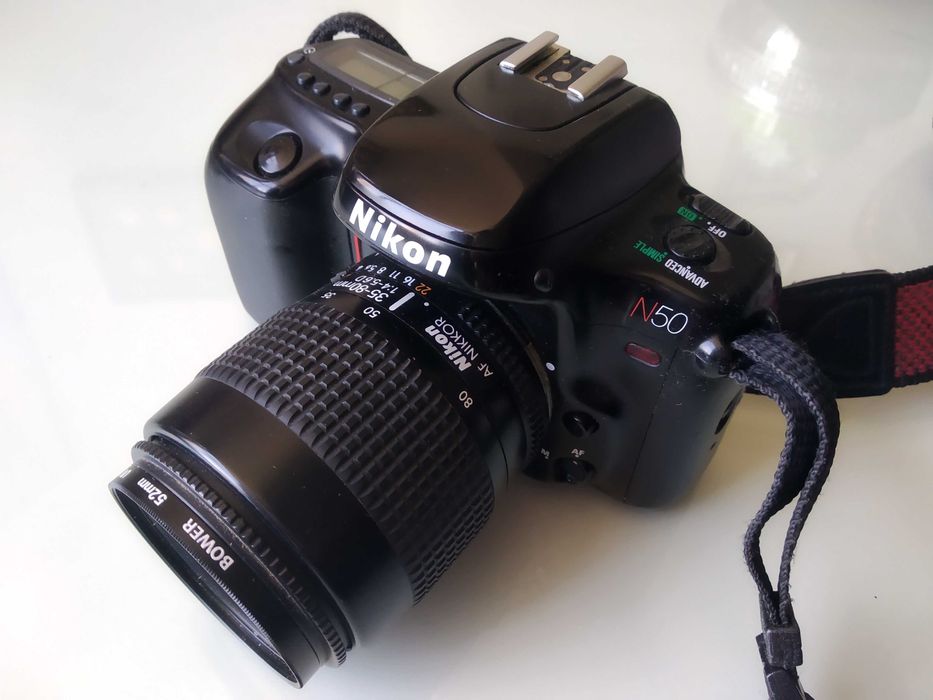 Máquina Fotográfica Nikon N50 com objectiva