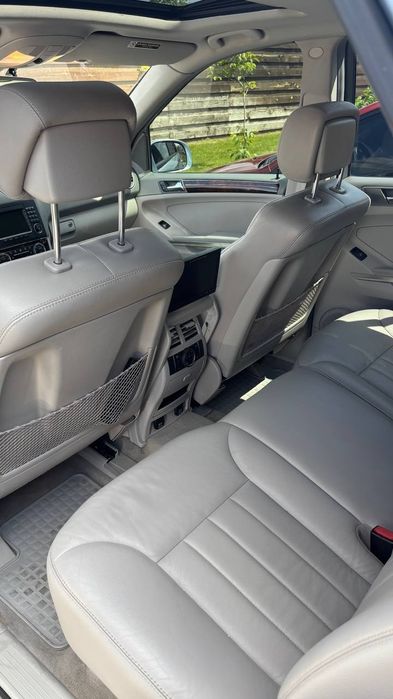 Mercedes-Benz ML-500