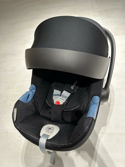 Cybex fotelik Aton M Deep black
+Cybex baza M
+adaptery do wózka