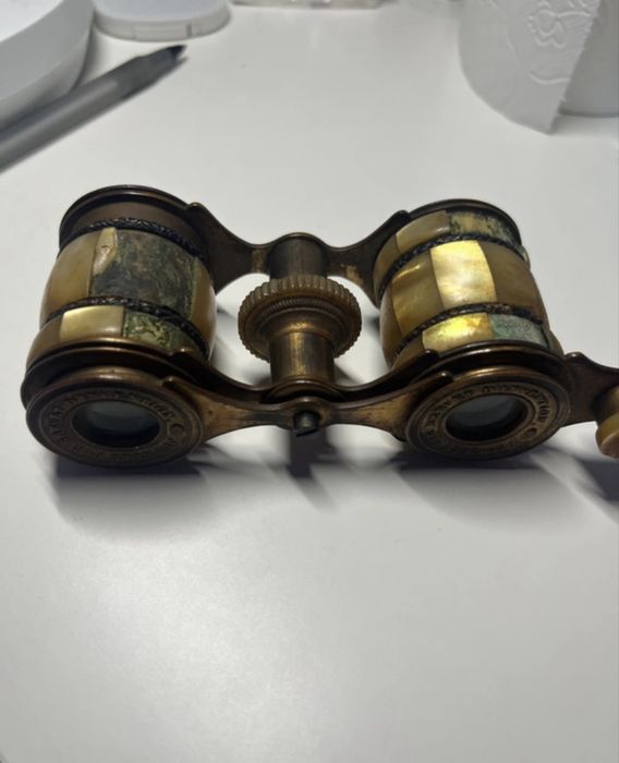 Lornetka teatralba z IX-XX wieku