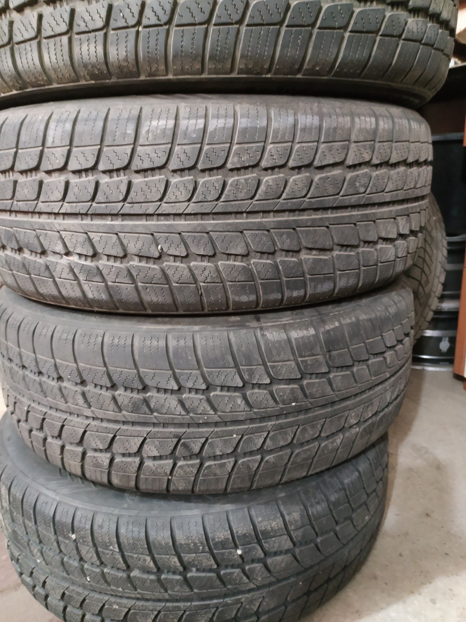 Продаю 225/60R18 зима