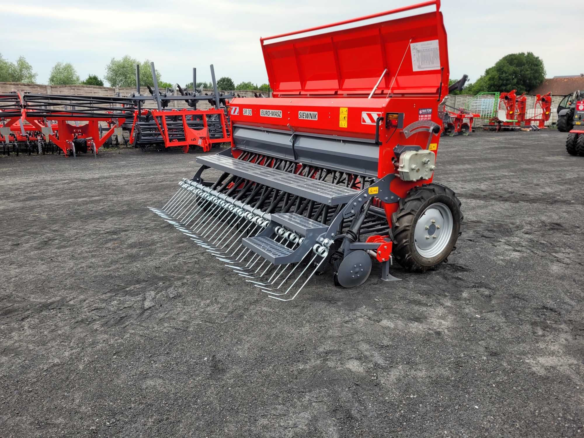Siewnik zbożowy EURO-MASZ 2,5m 2,7m 3m stopkowy talerzowy Promocja !!!
