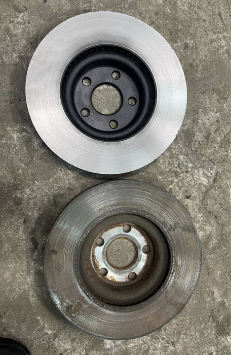 Проточка передних и задних тормозных дисков на станке