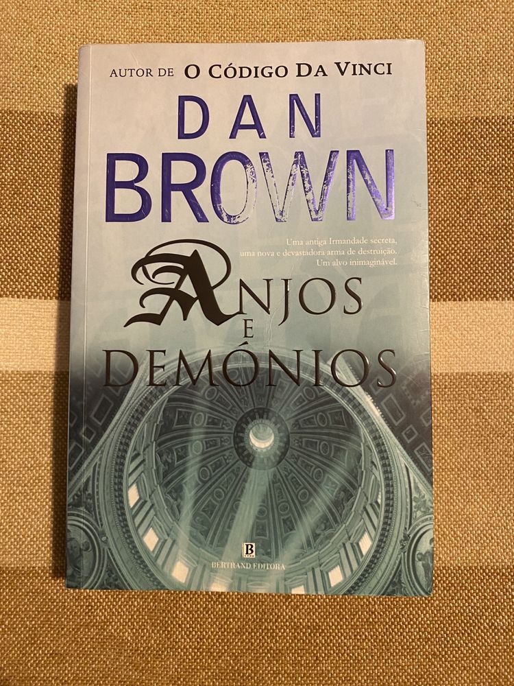 Don Browm 3 livros: O Codigo Da Vinci, Anjos e Demonios, O Simbolo Per