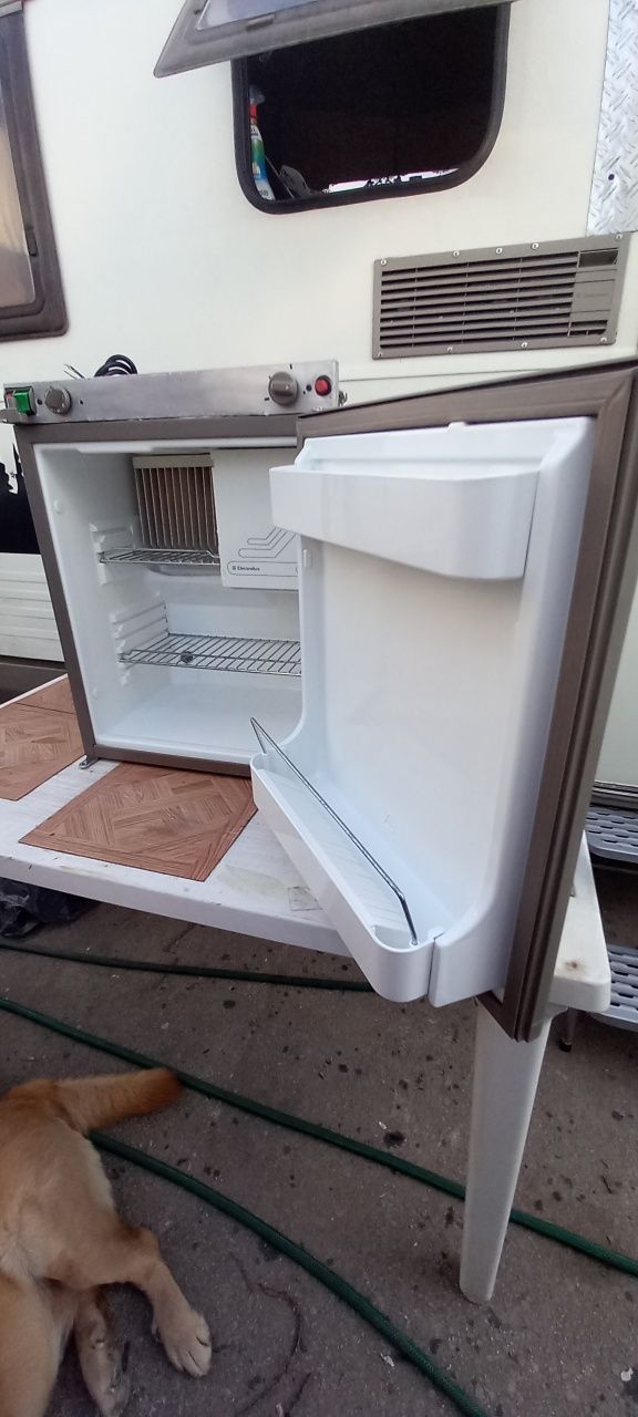 250€ Frigorifico eletrolux trivalente para caravana ou autocaravana