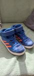 Buty chłopięce Adidas.
