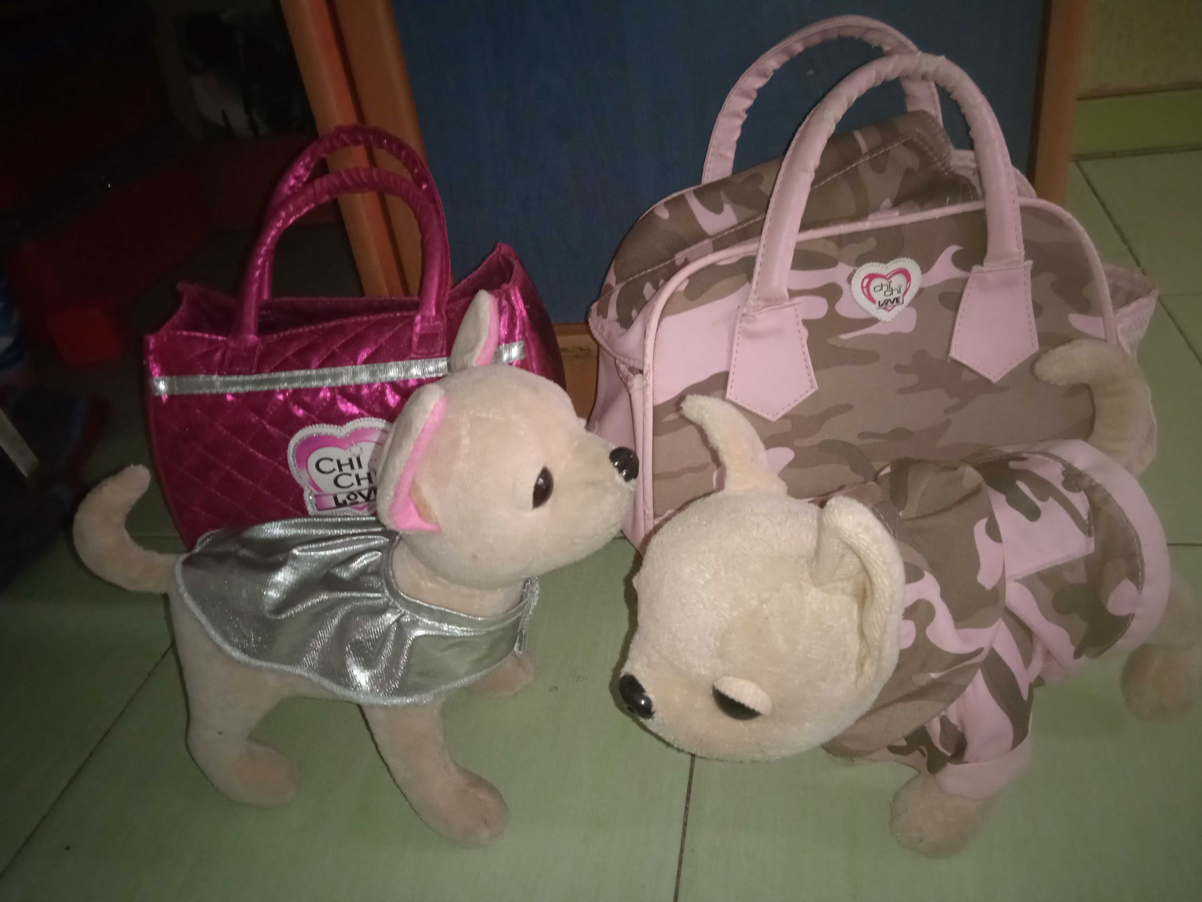 Две собачки Chi Chi Love ив одежде вместе с двумя сумками(оригинал)