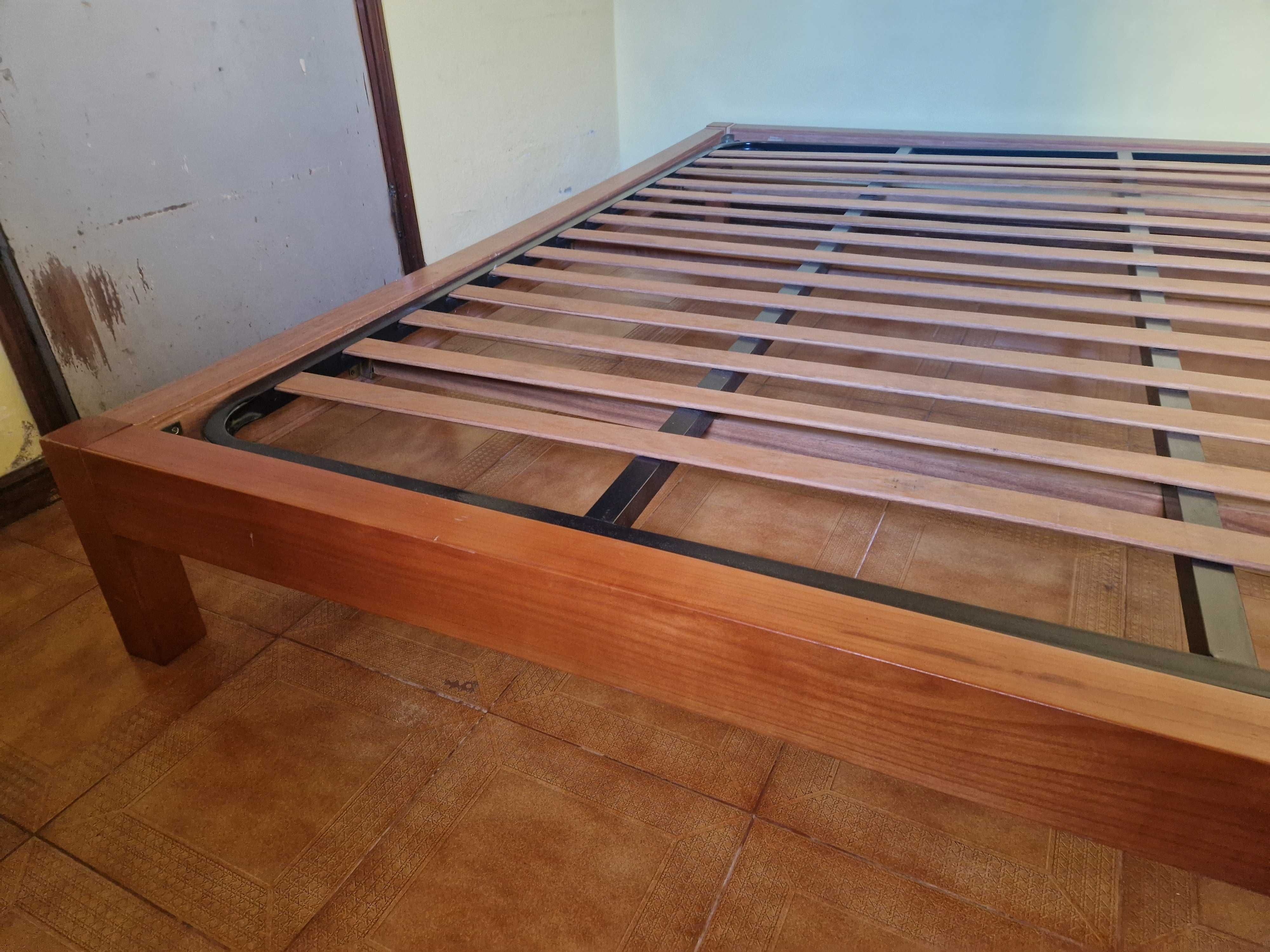 Estrado Cama casal