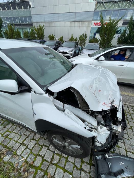 Hiunday Kauai 64 KW acidentado