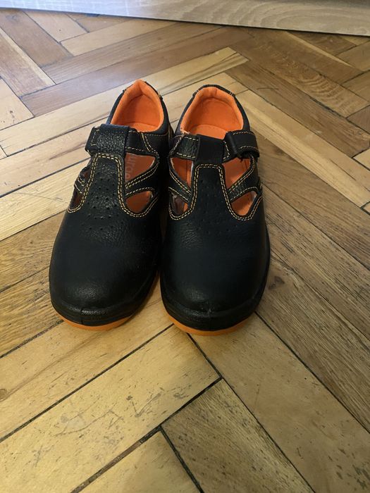 Будівельне взуття