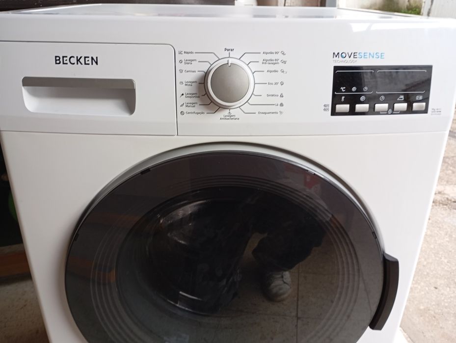 Máquina de lavar roupa Becken 7Kg