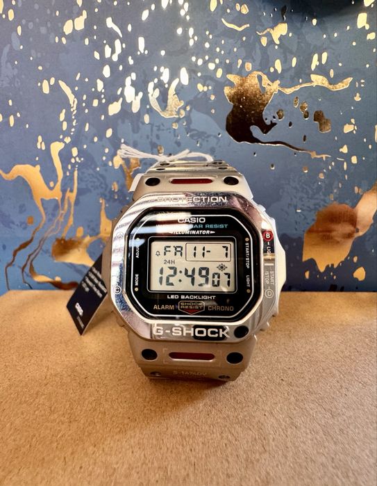 Casio G-shock DW-5600UE -1ER + Gratis