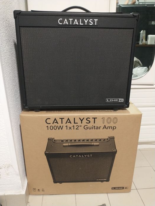 Guitarra Gio Ibanez e amplificador catalyst 100