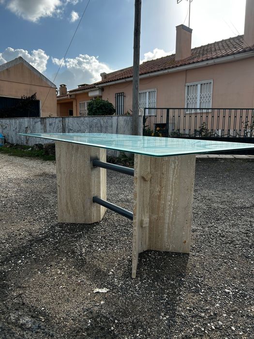 Mesa com tampo de vidro