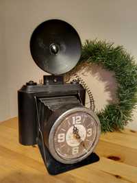 Zegar dekoracyjny (aparat fotograficzny metalowy)