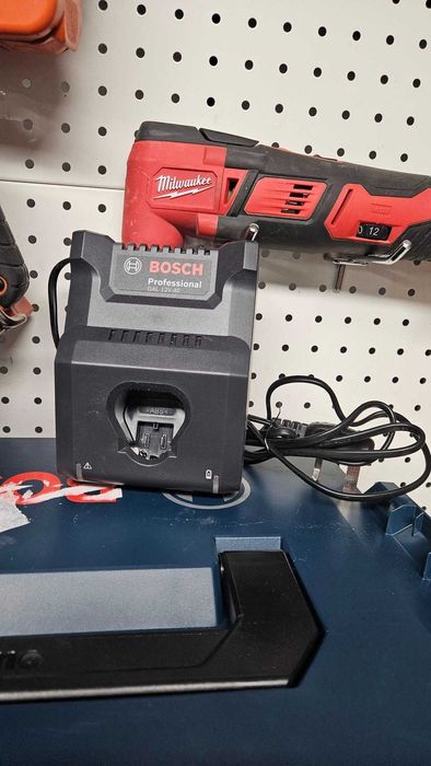 Wykrywacz uniwersalny D-TECT 200 C BOSCH + 1x3ah