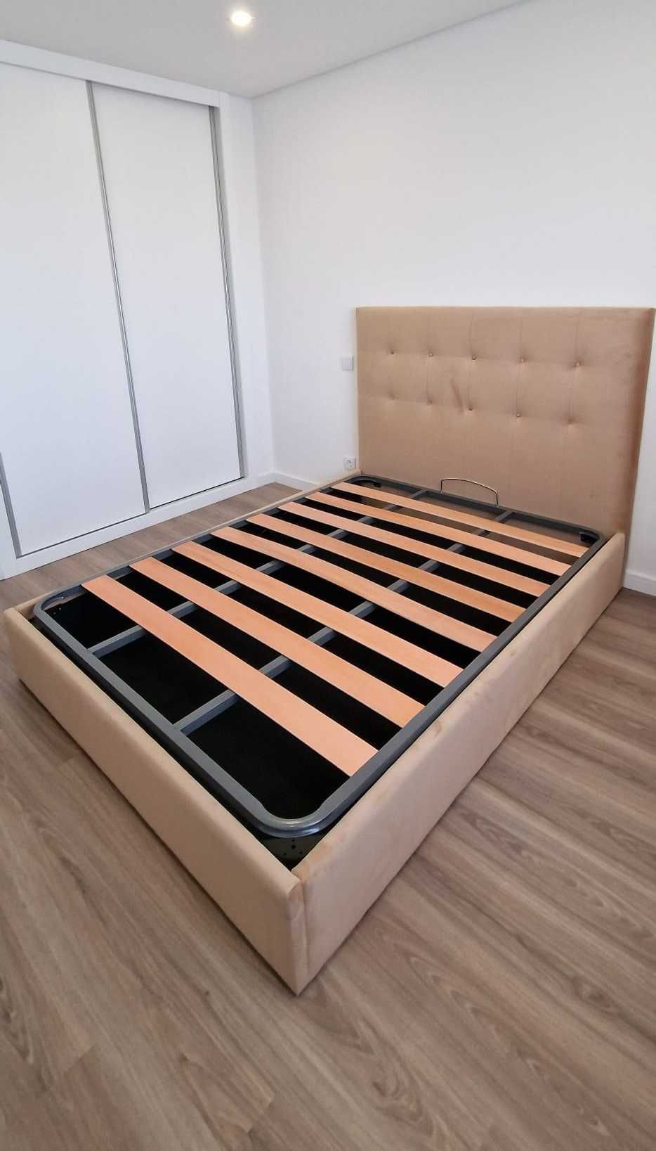 Camas De Casal Estofadas Top de Gama 190x140m Estrado Incluído 199€ !!