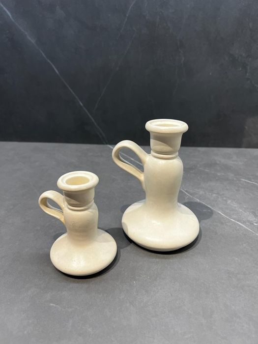 ŚWIECZNIKI z uchwytami 2 szt.w komplecie z ceramiki kremowej jak nowe