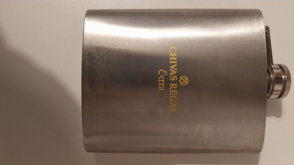 garrafa de bolso em inox
