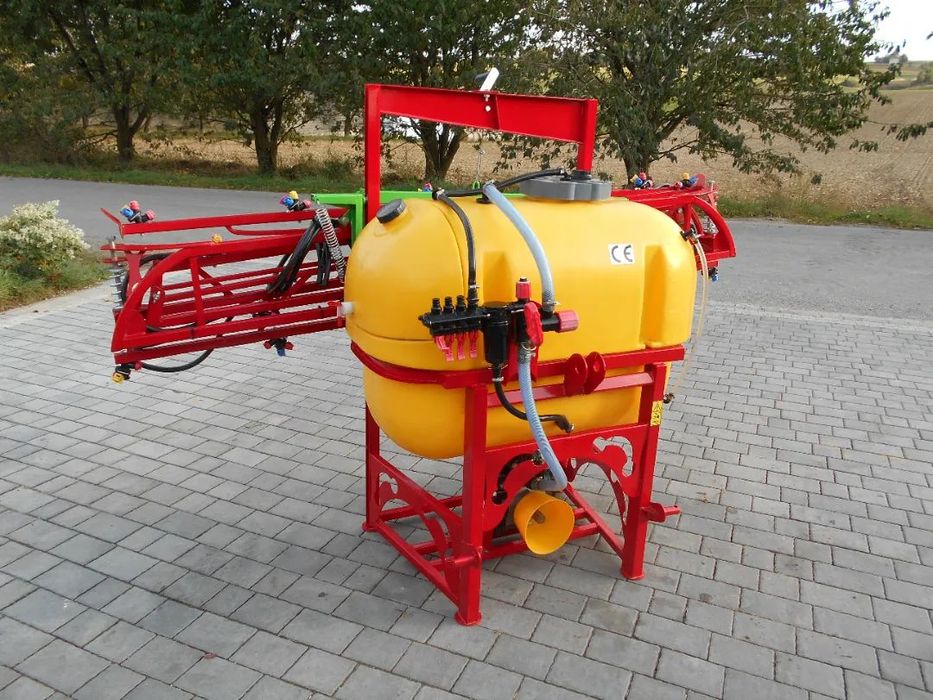 SOKÓŁ Opryskiwacz polowy 200/400/600/800l  DEMAROL potrójna oprawa rozpylaczy/zawór