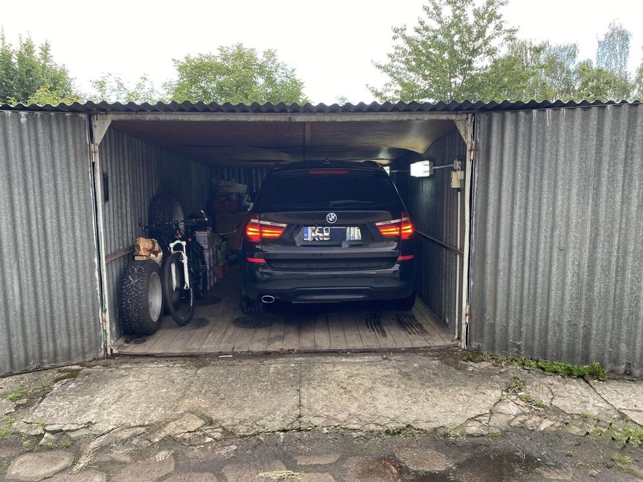 Sprzedam garaż blaszany z energią