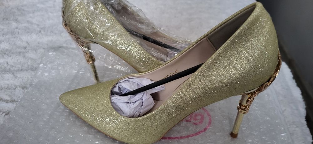 Zjawiskowe pantofelki.Idealne na letnie uroczystości