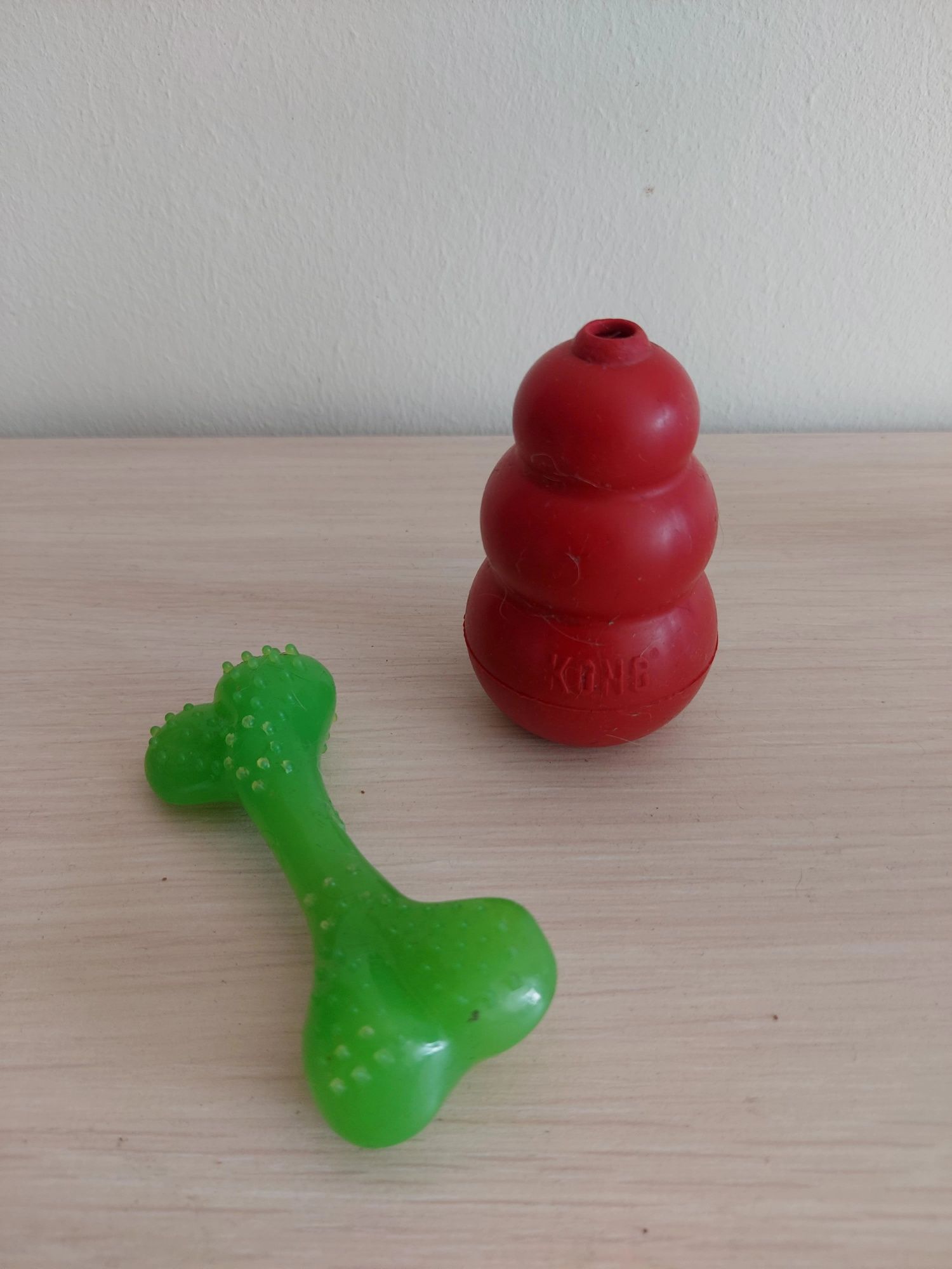 Kong czerwony XS + gryzak