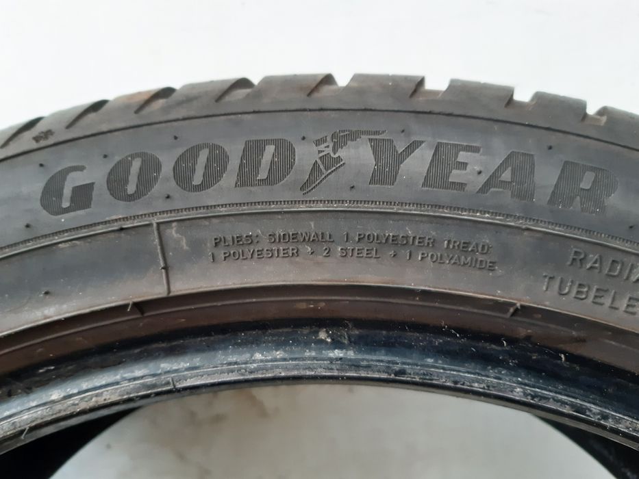 Całoroczne 215/50R18 Good Year 2021r Montaż