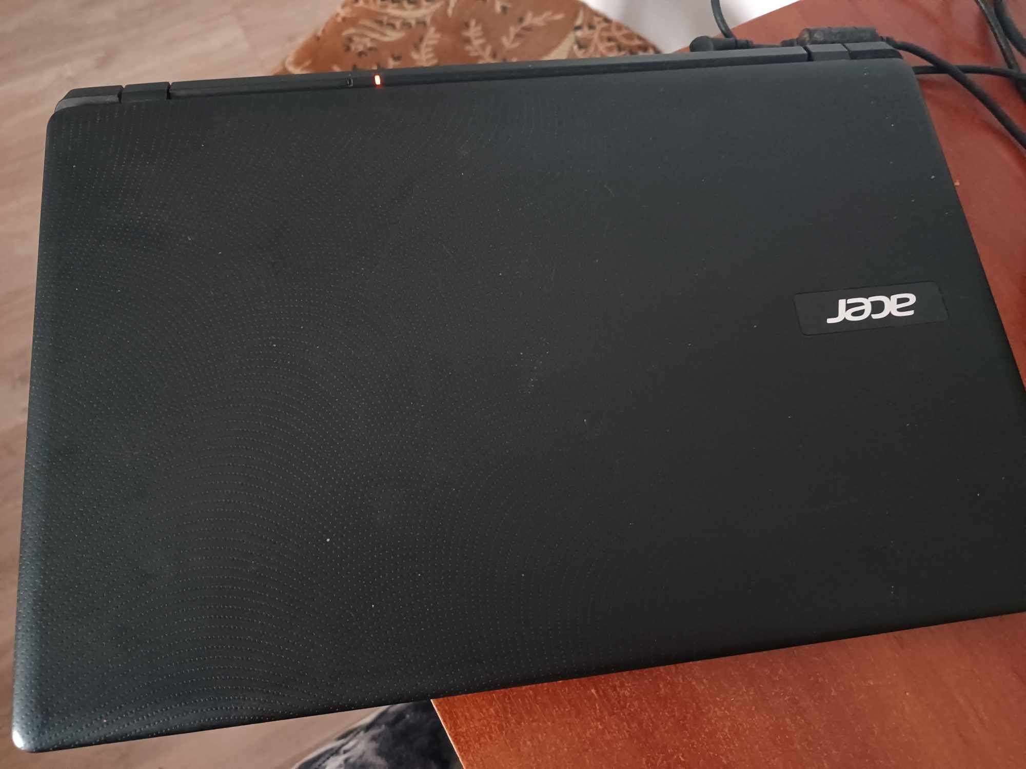 Продам срочно ноутбук acer aspire es1-520