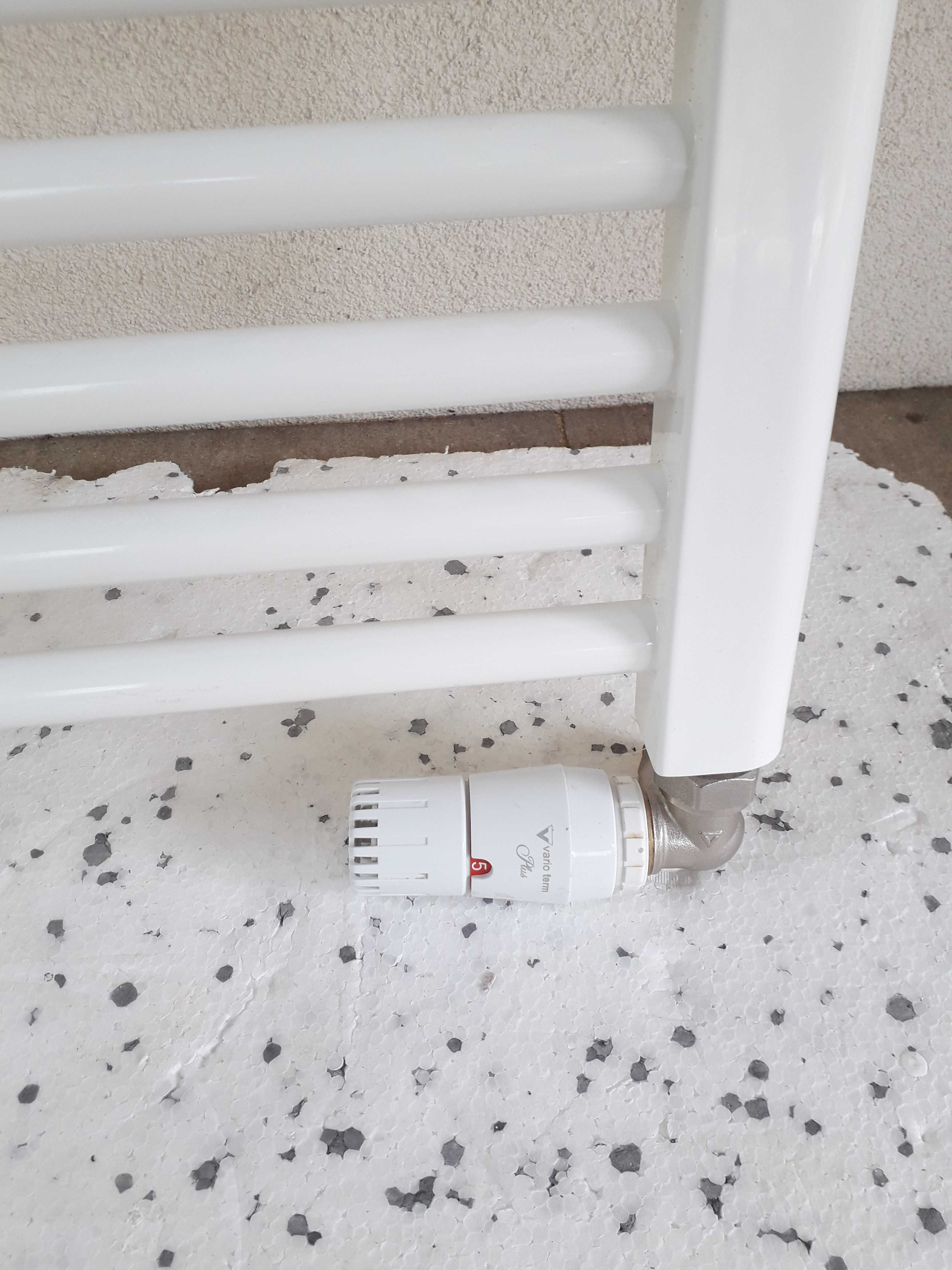 Grzejnik łazienkowy Kermi 1174x740+głowica termostatyczna Vario term