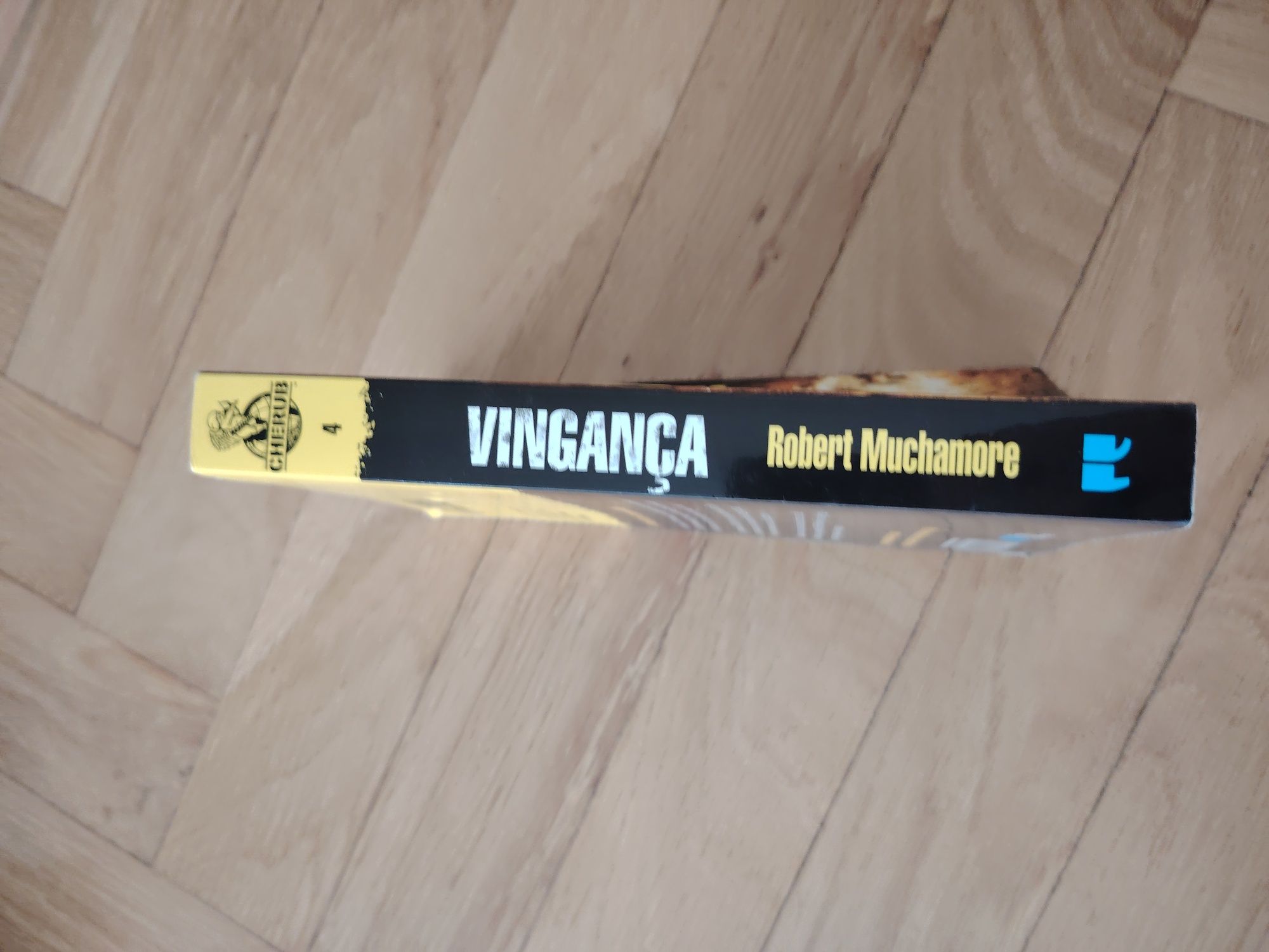 Livro CHERUB "Vingança" de Robert Muchamore