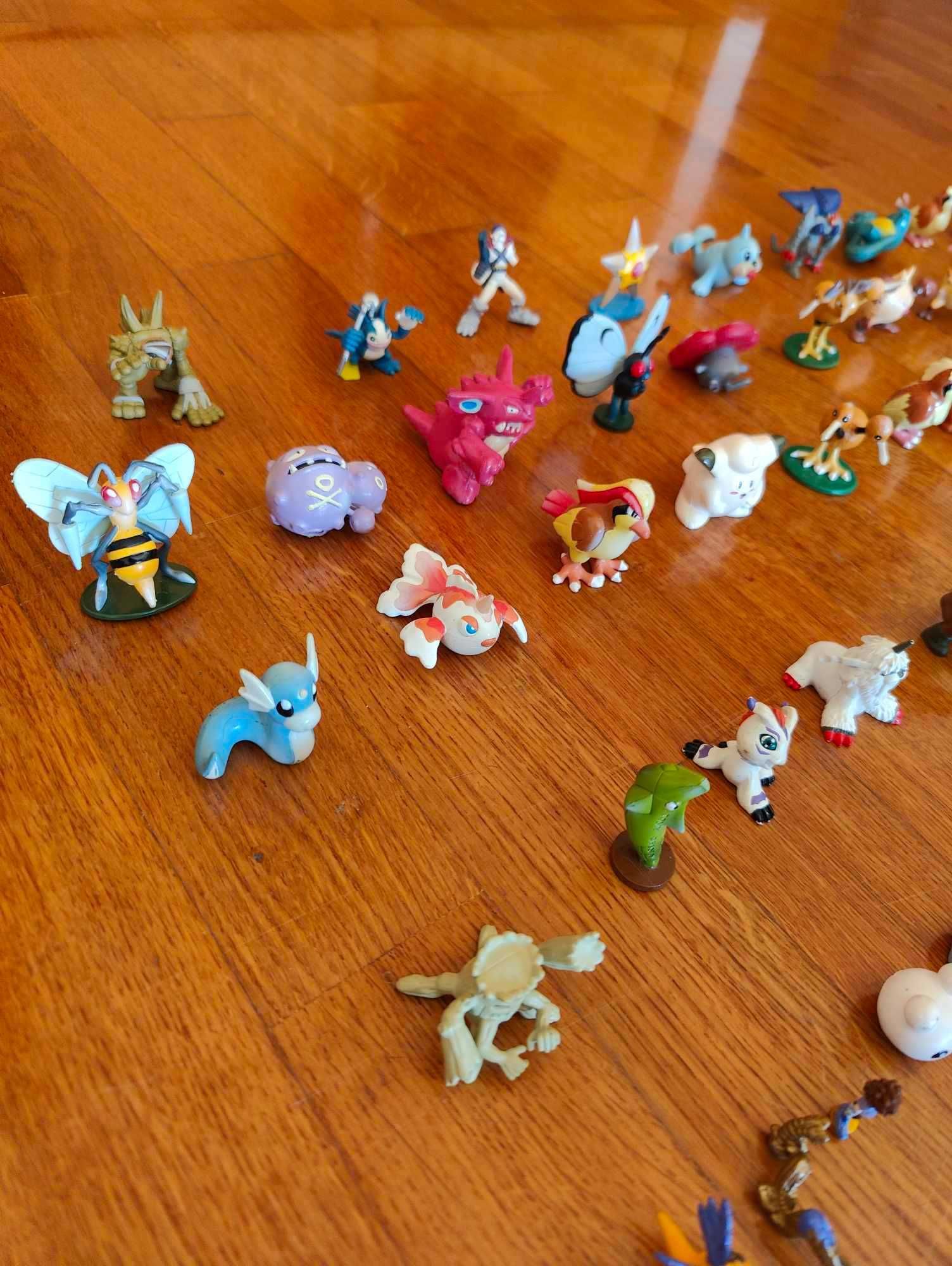 Bonecos Pokemon e Digimon bandai china vintage antigos figuras