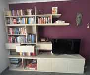 Biblioteczka / regał na książki z miejscem na TV
