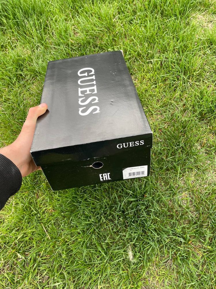 Кросівки GUESS