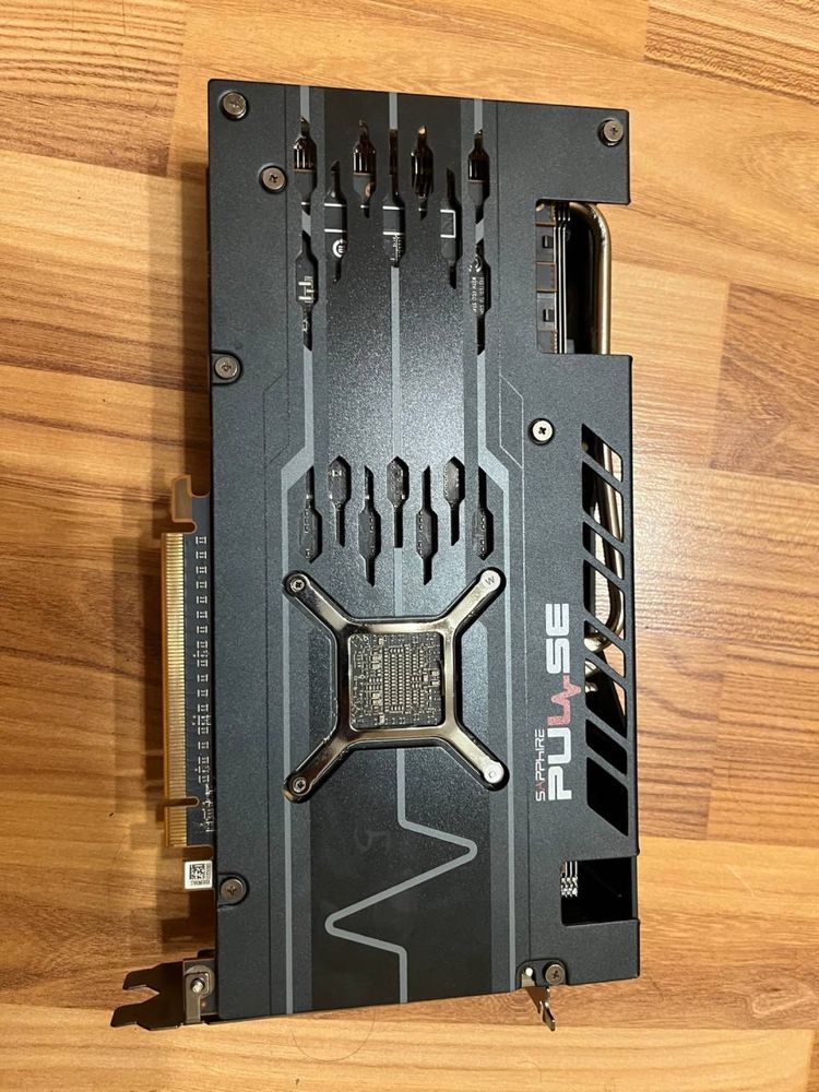 Відео карта Radeon 5700xt