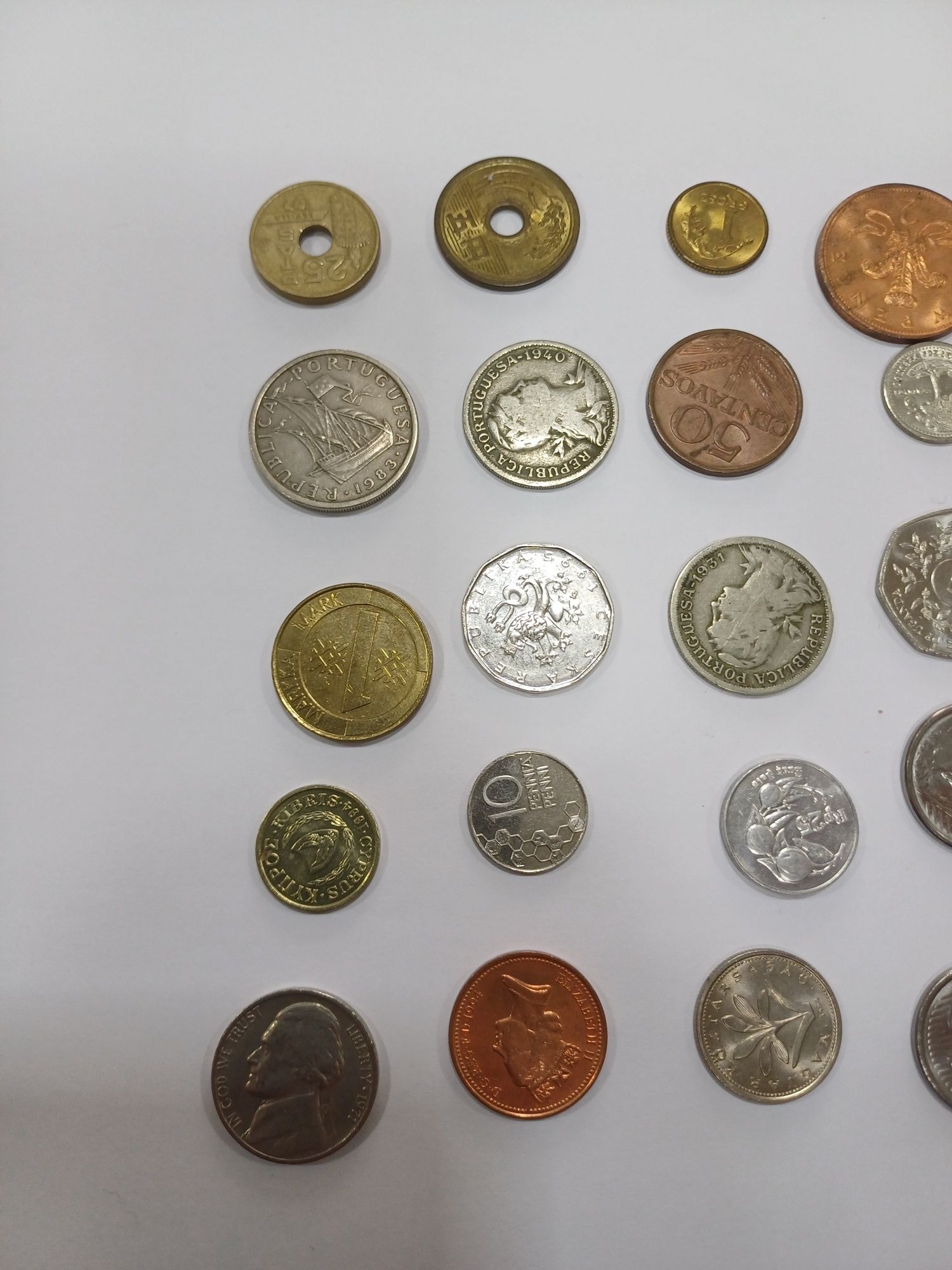 Lote 1 / Conjunto 1 de 30 Moedas Diferentes