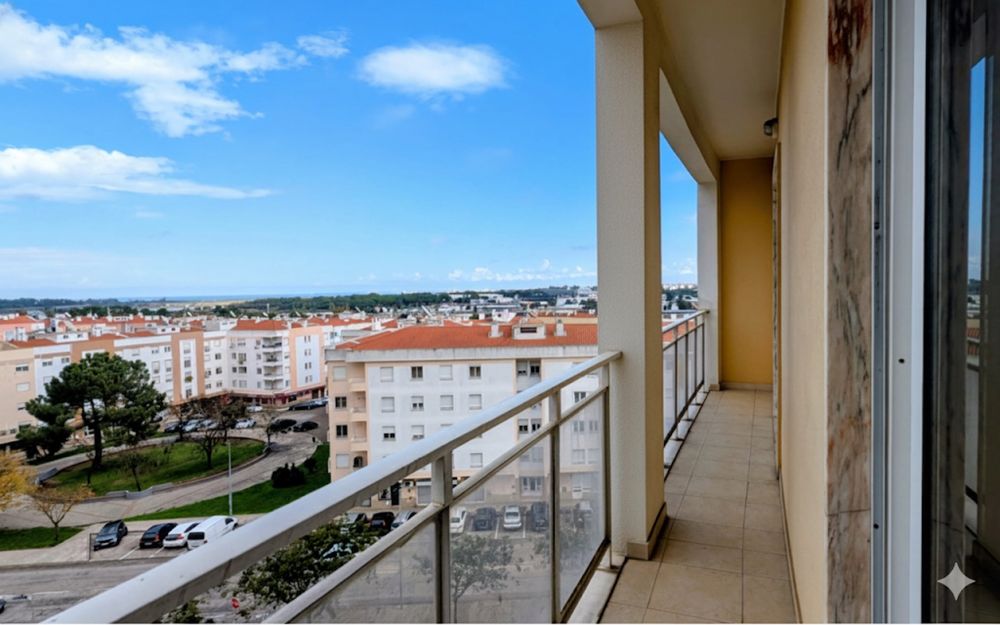 Apartamento T2 com Garagem em Santa Marta do Pinhal, Corroios