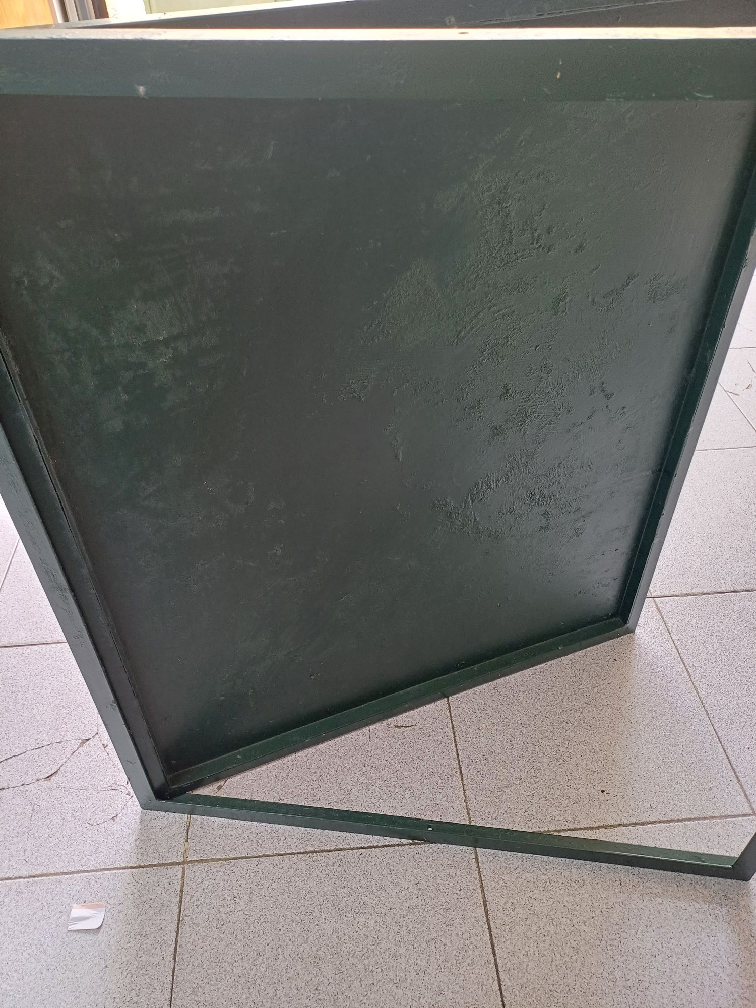 Janela em ferro pintada