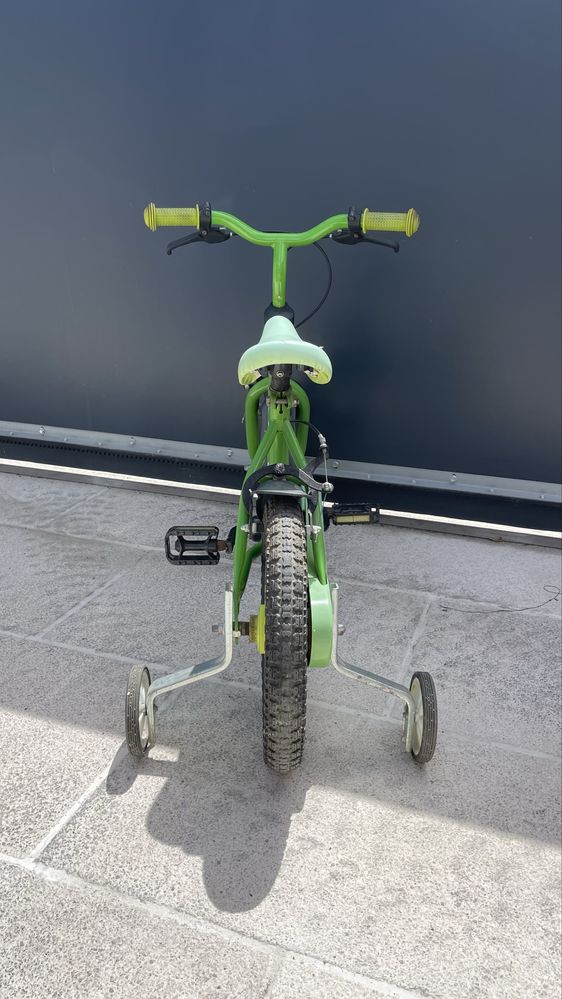 Bicicleta criança roda 14, com rodinhas em muito bom estado