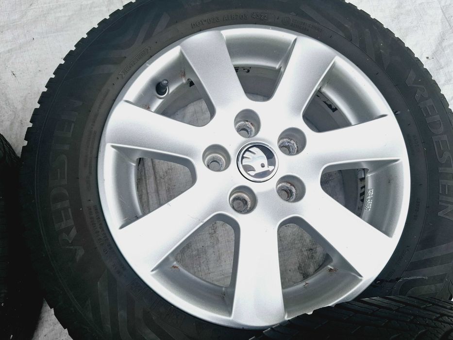 koła felgi aluminiowe z oponami całoroczne skoda octavia ii 195/65r15