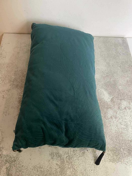 Ozdobna poduszka butelkowa zieleń zielona