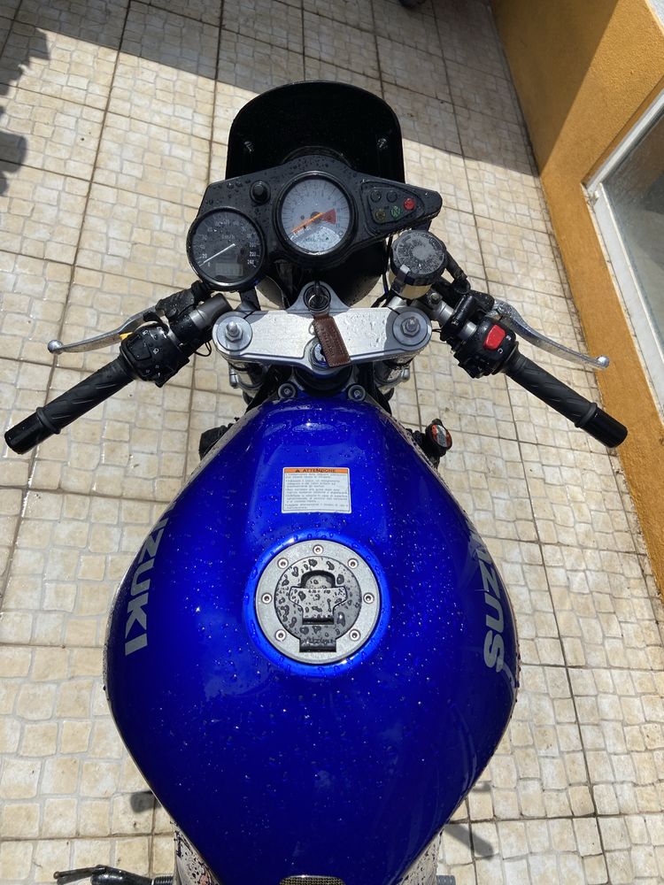Suzuki SV650S 25kw (deslimitada)